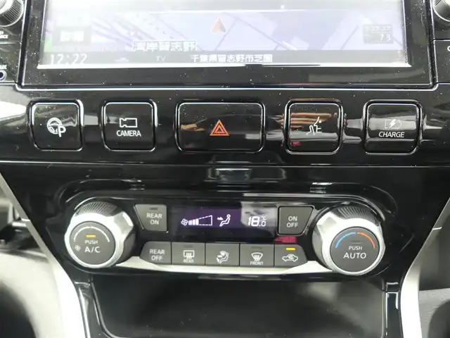 日産 セレナ e－パワー ハイウェイスター V 千葉県 2018(平30)年 1.5万km ブリリアントホワイトパール エマージェンシーブレーキ/インテリジェントパーキングアシスト/両側パワースライドドア/純正SDナビ/地デジTV/【BD/DVD/CD再生機能　Bluetooth接続】/アラウンドビューモニター/ドライブレコーダー/革巻きステアリング/ETC/LEDヘッドライト/フォグライト/ウインカーミラー/コーナーセンサー/純正15インチアルミホイル/サイド/カーテンエアバッグ/インテリジェントキー
