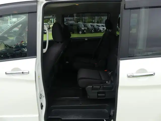 日産 セレナ e－パワー ハイウェイスター V 千葉県 2018(平30)年 1.5万km ブリリアントホワイトパール エマージェンシーブレーキ/インテリジェントパーキングアシスト/両側パワースライドドア/純正SDナビ/地デジTV/【BD/DVD/CD再生機能　Bluetooth接続】/アラウンドビューモニター/ドライブレコーダー/革巻きステアリング/ETC/LEDヘッドライト/フォグライト/ウインカーミラー/コーナーセンサー/純正15インチアルミホイル/サイド/カーテンエアバッグ/インテリジェントキー