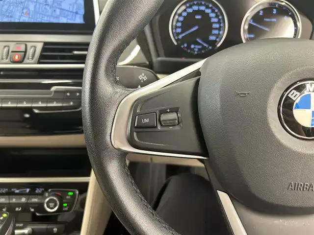 ＢＭＷ ２１８ｄ 岡山県 2019(令1)年 5.6万km 赤 純正iDrive/バックカメラ/パーキングアシスト/衝突警告/歩行者警告/車線逸脱警告/パノラマサンルーフガラス/ドラレコ/オートライト/オートワイパー/フォグライト/パワーテールゲート/レーザーシート/シートヒーター/PDC/コンフォートアクセス/ETC