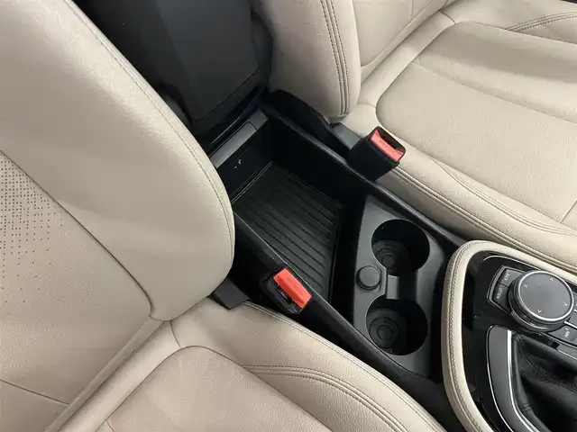 ＢＭＷ ２１８ｄ 岡山県 2019(令1)年 5.6万km 赤 純正iDrive/バックカメラ/パーキングアシスト/衝突警告/歩行者警告/車線逸脱警告/パノラマサンルーフガラス/ドラレコ/オートライト/オートワイパー/フォグライト/パワーテールゲート/レーザーシート/シートヒーター/PDC/コンフォートアクセス/ETC