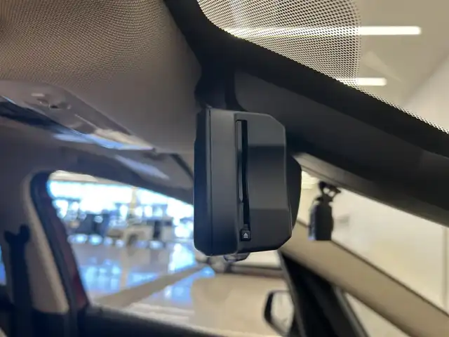 ＢＭＷ ２１８ｄ 岡山県 2019(令1)年 5.6万km 赤 純正iDrive/バックカメラ/パーキングアシスト/衝突警告/歩行者警告/車線逸脱警告/パノラマサンルーフガラス/ドラレコ/オートライト/オートワイパー/フォグライト/パワーテールゲート/レーザーシート/シートヒーター/PDC/コンフォートアクセス/ETC