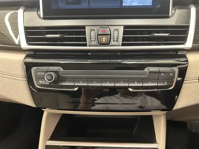 ＢＭＷ ２１８ｄ 岡山県 2019(令1)年 5.6万km 赤 純正iDrive/バックカメラ/パーキングアシスト/衝突警告/歩行者警告/車線逸脱警告/パノラマサンルーフガラス/ドラレコ/オートライト/オートワイパー/フォグライト/パワーテールゲート/レーザーシート/シートヒーター/PDC/コンフォートアクセス/ETC