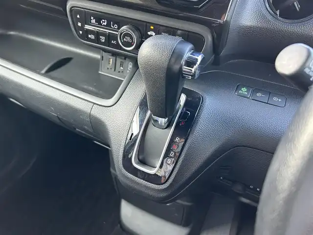ホンダ Ｎ ＢＯＸ カスタム G L ターボ ホンダセンシング 静岡県 2018(平30)年 3.2万km プレミアムグラマラスブロンズP 純正8インチナビ/　（フルセグTV/Bluetooth/DVD/CD）/ホンダセンシング/衝突軽減ブレーキ/レーダークルーズコントロール/横滑り防止装置/バックカメラ/両側パワースライドドア/ハーフレザー/ビルトインETC/前方ナビ連動ドライブレコーダー/プッシュスタート/スマートキー/オートマチックハイビーム/オートライト/LEDヘッドライト/純正フロアマット/純正15インチアルミホイール/保証書/取扱説明書