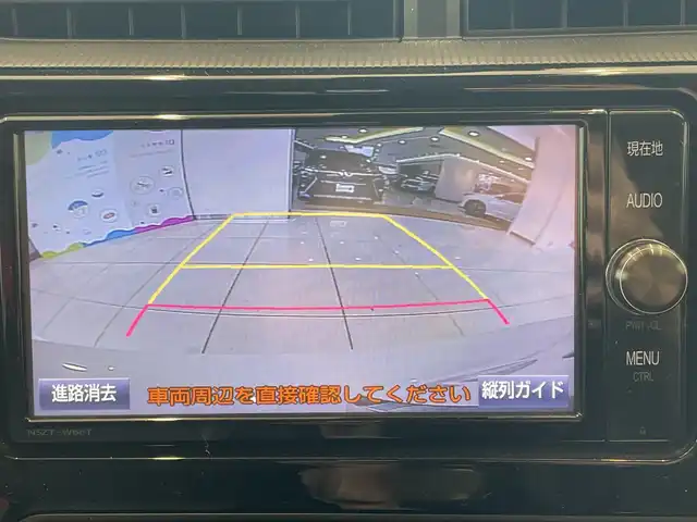 トヨタ アクア S 埼玉県 2017(平29)年 5.8万km ライムホワイトパールクリスタルシャイン 純正ナビ/　　CD/DVD/BT/フルセグTV/バックカメラ/オートライト/先行車発進アラーム/ステアリングスイッチ/プッシュスタート/ETC2.0/禁煙車