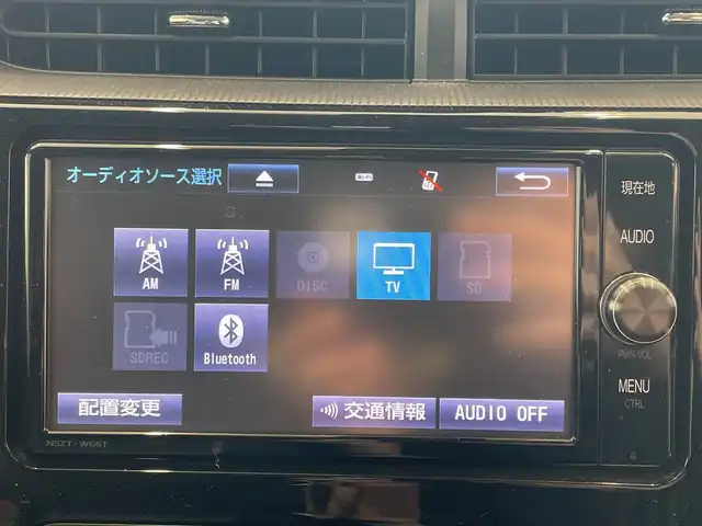 トヨタ アクア S 埼玉県 2017(平29)年 5.8万km ライムホワイトパールクリスタルシャイン 純正ナビ/　　CD/DVD/BT/フルセグTV/バックカメラ/オートライト/先行車発進アラーム/ステアリングスイッチ/プッシュスタート/ETC2.0/禁煙車