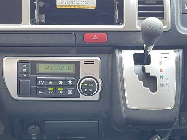 トヨタ ハイエース グランドキャビン 福島県 2025(令7)年 0.1千km ホワイトパールクリスタルシャイン ４ＷＤ　/片側パワースライド　/純正デジタルイミラー　/オートマチックハイビーム　/ルームランプスイッチ　/ＬＥＤヘッドライト　/クリアランスソナー　/ステアリングスイッチ　/純正フロアマット