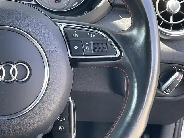 アウディ Ｓ１ 福岡県 2015(平27)年 7.3万km 黒 純正ナビ/ワンセグTV/Bluetooth/ETC/コーナセンサー/オートライト/HIDヘッドライト/純正18インチアルミホイール/ハーフレザーシート/革巻きステアリング/ステアリングスイッチ/プッシュスタート