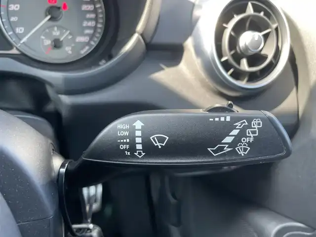 アウディ Ｓ１ 福岡県 2015(平27)年 7.3万km 黒 純正ナビ/ワンセグTV/Bluetooth/ETC/コーナセンサー/オートライト/HIDヘッドライト/純正18インチアルミホイール/ハーフレザーシート/革巻きステアリング/ステアリングスイッチ/プッシュスタート