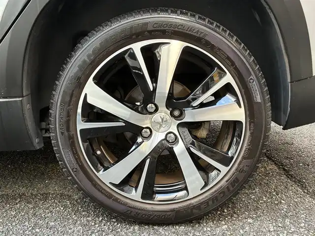 プジョー ２００８ GTライン 京都府 2016(平28)年 4.8万km グレー パノラミックガラスルーフ/アクティブシティブレーキ/ルーフレール/純正17インチアルミホイール/フォグランプ/グリップコントロール/レザーステアリング/・ステアリモコン/アイドリングストップ/ハーフレザーシート/後席ISOFIX/アルミペダル/タッチスクリーン/車両保証書/タッチスクリーン取説/リモコンキー2個