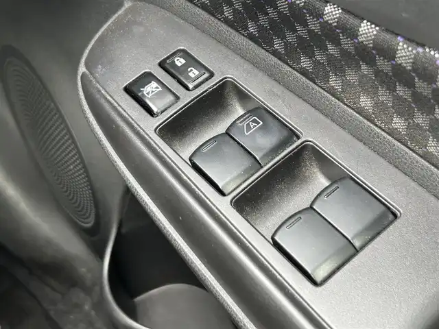 日産 ノート ライダー 奈良県 2012(平24)年 3.2万km ブリリアントシルバー 純正ナビ　[MC312D-W]/バックカメラ/フルセグTV/オーテックAW/社外ETC/リアルーフスポイラー/ドアバイザー