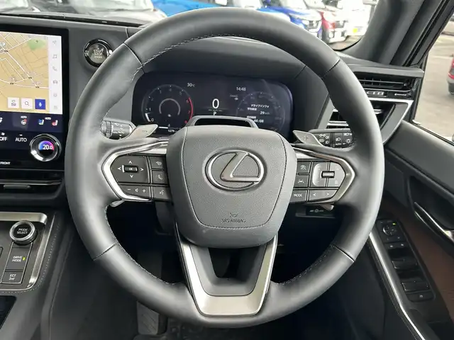 レクサス ＧＸ 550 バージョンL 愛知県 2025(令7)年 0.2万km ソニッククォーツ パノラマルーフ/マークレビンソンサウンドシステム/デジタルインナーミラー /クールBOX/純正14インチコネクティッドナビ/フルセグTV/BT/HDMI/パノラミックビューモニター/ビルトイン2.0ETC/純正22インチAW/オートステップ/レクサスチームメイト/レクサスセーフティシステム＋/ブラインドスポットモニター/ヘッドアップディスプレイ/レーダークルーズコントロール/パワーバックドア/ブラウンレザーシート/前席パワーシート（D席メモリー付き）/前席シートヒーター/エアシート/ハンドルヒーター /取説、保証書/スペアキー