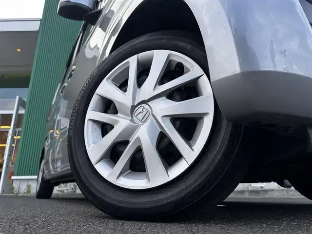 ホンダ Ｎ ＢＯＸ G L ターボ ホンダセンシング 宮城県 2018(平30)年 2.7万km ルナシルバーM ホンダセンシング/●衝突軽減ブレーキ（CMBS）/●誤発進抑制機能/●歩行者事故低減ステアリング/●路外逸脱抑制機能/●渋滞追従機能付アダプティブクルーズコントロール（ACC）/●車線維持支援システム（LKAS）/●先行車発進お知らせ機能/●標識認識機能/●後方誤発進抑制機能/●オートハイビーム/純8型ナビ（VXU-185VFi）/【CD・DVD・SD・BT・フルセグTV】/バックカメラ/純正ドライブレコーダー/両側パワースライドドア/パドルシフト/リアサンシェード/ステアリングスイッチ/リアコーナーセンサー/LEDヘッドランプ/オートライト/スマートキー＆プッシュスタート/電動格納ミラー/フロアマット/ドアバイザー/スマートキーX２/ETC