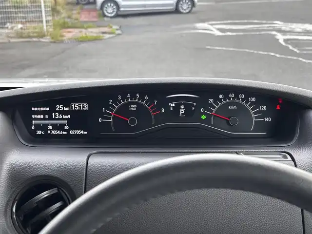 ホンダ Ｎ ＢＯＸ G L ターボ ホンダセンシング 宮城県 2018(平30)年 2.7万km ルナシルバーM ホンダセンシング/●衝突軽減ブレーキ（CMBS）/●誤発進抑制機能/●歩行者事故低減ステアリング/●路外逸脱抑制機能/●渋滞追従機能付アダプティブクルーズコントロール（ACC）/●車線維持支援システム（LKAS）/●先行車発進お知らせ機能/●標識認識機能/●後方誤発進抑制機能/●オートハイビーム/純8型ナビ（VXU-185VFi）/【CD・DVD・SD・BT・フルセグTV】/バックカメラ/純正ドライブレコーダー/両側パワースライドドア/パドルシフト/リアサンシェード/ステアリングスイッチ/リアコーナーセンサー/LEDヘッドランプ/オートライト/スマートキー＆プッシュスタート/電動格納ミラー/フロアマット/ドアバイザー/スマートキーX２/ETC