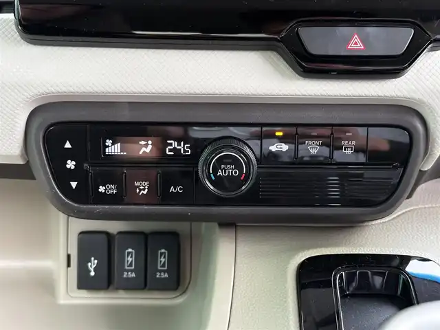 ホンダ Ｎ ＢＯＸ G L ターボ ホンダセンシング 宮城県 2018(平30)年 2.7万km ルナシルバーM ホンダセンシング/●衝突軽減ブレーキ（CMBS）/●誤発進抑制機能/●歩行者事故低減ステアリング/●路外逸脱抑制機能/●渋滞追従機能付アダプティブクルーズコントロール（ACC）/●車線維持支援システム（LKAS）/●先行車発進お知らせ機能/●標識認識機能/●後方誤発進抑制機能/●オートハイビーム/純8型ナビ（VXU-185VFi）/【CD・DVD・SD・BT・フルセグTV】/バックカメラ/純正ドライブレコーダー/両側パワースライドドア/パドルシフト/リアサンシェード/ステアリングスイッチ/リアコーナーセンサー/LEDヘッドランプ/オートライト/スマートキー＆プッシュスタート/電動格納ミラー/フロアマット/ドアバイザー/スマートキーX２/ETC
