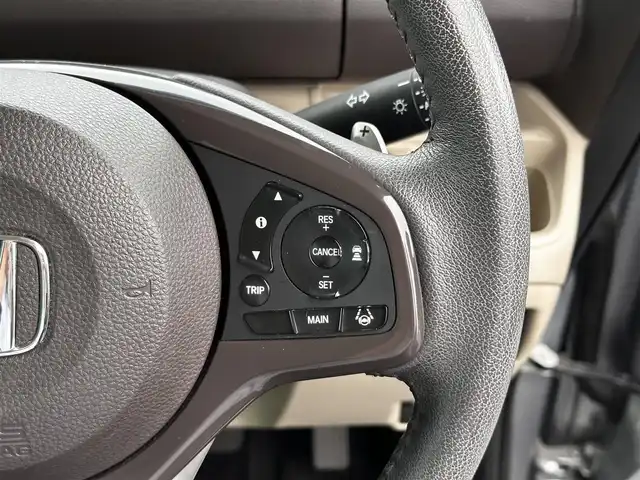 ホンダ Ｎ ＢＯＸ G L ターボ ホンダセンシング 宮城県 2018(平30)年 2.7万km ルナシルバーM ホンダセンシング/●衝突軽減ブレーキ（CMBS）/●誤発進抑制機能/●歩行者事故低減ステアリング/●路外逸脱抑制機能/●渋滞追従機能付アダプティブクルーズコントロール（ACC）/●車線維持支援システム（LKAS）/●先行車発進お知らせ機能/●標識認識機能/●後方誤発進抑制機能/●オートハイビーム/純8型ナビ（VXU-185VFi）/【CD・DVD・SD・BT・フルセグTV】/バックカメラ/純正ドライブレコーダー/両側パワースライドドア/パドルシフト/リアサンシェード/ステアリングスイッチ/リアコーナーセンサー/LEDヘッドランプ/オートライト/スマートキー＆プッシュスタート/電動格納ミラー/フロアマット/ドアバイザー/スマートキーX２/ETC