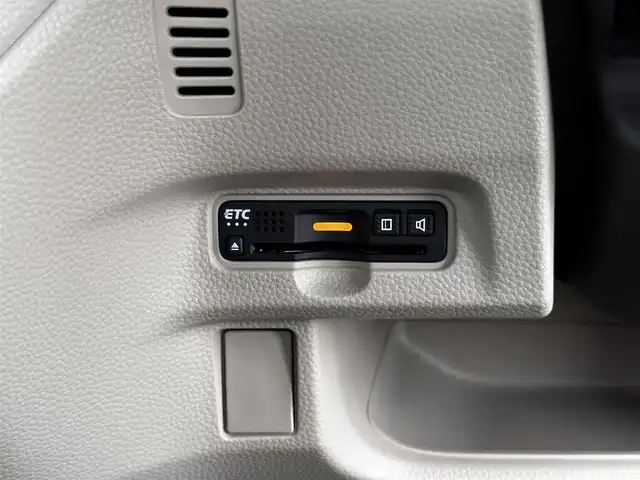 ホンダ Ｎ ＢＯＸ G L ターボ ホンダセンシング 宮城県 2018(平30)年 2.7万km ルナシルバーM ホンダセンシング/●衝突軽減ブレーキ（CMBS）/●誤発進抑制機能/●歩行者事故低減ステアリング/●路外逸脱抑制機能/●渋滞追従機能付アダプティブクルーズコントロール（ACC）/●車線維持支援システム（LKAS）/●先行車発進お知らせ機能/●標識認識機能/●後方誤発進抑制機能/●オートハイビーム/純8型ナビ（VXU-185VFi）/【CD・DVD・SD・BT・フルセグTV】/バックカメラ/純正ドライブレコーダー/両側パワースライドドア/パドルシフト/リアサンシェード/ステアリングスイッチ/リアコーナーセンサー/LEDヘッドランプ/オートライト/スマートキー＆プッシュスタート/電動格納ミラー/フロアマット/ドアバイザー/スマートキーX２/ETC