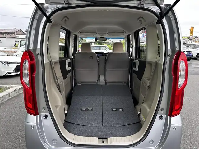 ホンダ Ｎ ＢＯＸ G L ターボ ホンダセンシング 宮城県 2018(平30)年 2.7万km ルナシルバーM ホンダセンシング/●衝突軽減ブレーキ（CMBS）/●誤発進抑制機能/●歩行者事故低減ステアリング/●路外逸脱抑制機能/●渋滞追従機能付アダプティブクルーズコントロール（ACC）/●車線維持支援システム（LKAS）/●先行車発進お知らせ機能/●標識認識機能/●後方誤発進抑制機能/●オートハイビーム/純8型ナビ（VXU-185VFi）/【CD・DVD・SD・BT・フルセグTV】/バックカメラ/純正ドライブレコーダー/両側パワースライドドア/パドルシフト/リアサンシェード/ステアリングスイッチ/リアコーナーセンサー/LEDヘッドランプ/オートライト/スマートキー＆プッシュスタート/電動格納ミラー/フロアマット/ドアバイザー/スマートキーX２/ETC
