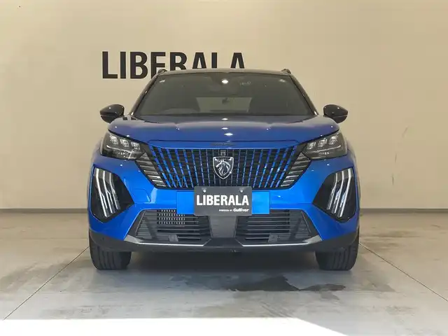 プジョー プジョー ２００８ GT ブルー HDi 熊本県 2024(令6)年 0.3万km 青Ⅱ ワンオーナー車/ハーフレザーシート/シートヒーター/純正ディスプレイオーディオ/AppleCarPlay/androidauto/Bluetooth/USB/運転席パワーシート/運転席マルチランバーサポート（張り出し調整/マッサージ機能）/前後ドライブレコーダー/ワイヤレス充電/アンビエントライト/レーンキープアシスト/ブラインドスポットモニター/インテリジェントハイビーム/アクティブヘッドライト/アクティブセーフティーブレーキ/ETC/LEDライト