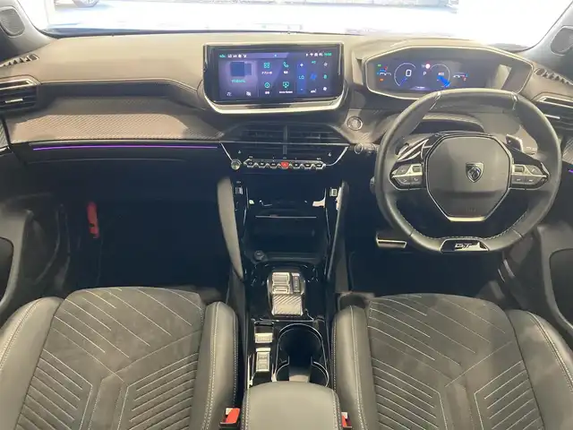 プジョー プジョー ２００８ GT ブルー HDi 熊本県 2024(令6)年 0.3万km 青Ⅱ ワンオーナー車/ハーフレザーシート/シートヒーター/純正ディスプレイオーディオ/AppleCarPlay/androidauto/Bluetooth/USB/運転席パワーシート/運転席マルチランバーサポート（張り出し調整/マッサージ機能）/前後ドライブレコーダー/ワイヤレス充電/アンビエントライト/レーンキープアシスト/ブラインドスポットモニター/インテリジェントハイビーム/アクティブヘッドライト/アクティブセーフティーブレーキ/ETC/LEDライト