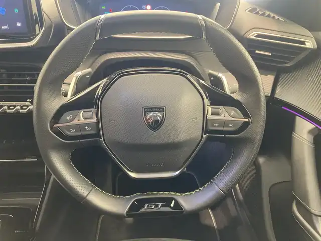 プジョー プジョー ２００８ GT ブルー HDi 熊本県 2024(令6)年 0.3万km 青Ⅱ ワンオーナー車/ハーフレザーシート/シートヒーター/純正ディスプレイオーディオ/AppleCarPlay/androidauto/Bluetooth/USB/運転席パワーシート/運転席マルチランバーサポート（張り出し調整/マッサージ機能）/前後ドライブレコーダー/ワイヤレス充電/アンビエントライト/レーンキープアシスト/ブラインドスポットモニター/インテリジェントハイビーム/アクティブヘッドライト/アクティブセーフティーブレーキ/ETC/LEDライト