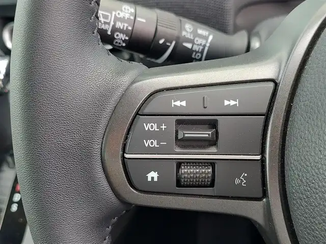 ホンダ フリード AIR EX 東京都 2024(令6)年 1.3万km プラチナホワイトパール Honda SENSING/・衝突軽減ブレーキ/・誤発進抑制機能/・歩行者事故低減ステアリング/・路外逸脱抑制機能/・アダプティブクルーズコントロール/・車線維持支援システム/・先行車発進お知らせ機能/・標識認識機能/・ブラインドスポットインフォメーション/プッシュスタート/純正9インチナビ/フルセグTV/バックカメラ/ビルトインETC/前後ドライブレコーダー/両側パワースライドドア/ハーフレザーシート/シートヒーター/後席ロールサンシェード/LEDヘッドライト/スマートキー/純正15インチアルミホイール