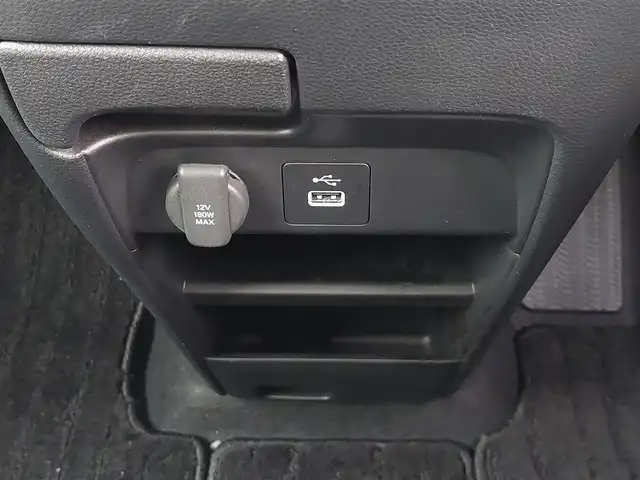 ホンダ フリード AIR EX 東京都 2024(令6)年 1.3万km プラチナホワイトパール Honda SENSING/・衝突軽減ブレーキ/・誤発進抑制機能/・歩行者事故低減ステアリング/・路外逸脱抑制機能/・アダプティブクルーズコントロール/・車線維持支援システム/・先行車発進お知らせ機能/・標識認識機能/・ブラインドスポットインフォメーション/プッシュスタート/純正9インチナビ/フルセグTV/バックカメラ/ビルトインETC/前後ドライブレコーダー/両側パワースライドドア/ハーフレザーシート/シートヒーター/後席ロールサンシェード/LEDヘッドライト/スマートキー/純正15インチアルミホイール
