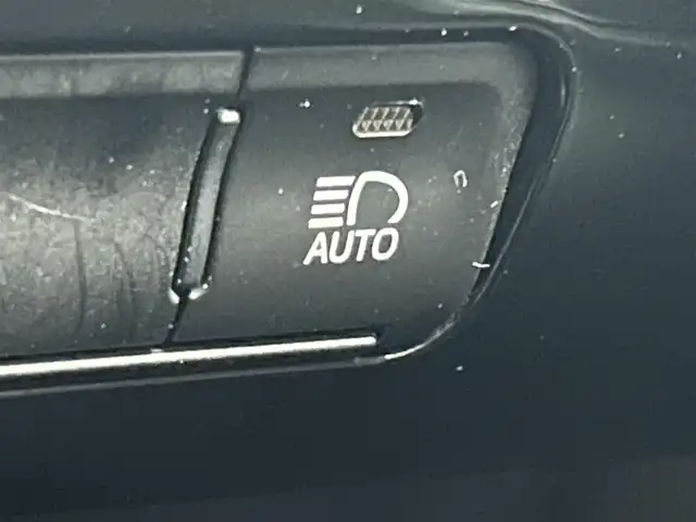 トヨタ プリウス S ツーリングセレクション 群馬県 2020(令2)年 9.5万km アティチュードブラックマイカ 純正９インチナビ　バックカメラ　レーダークルーズコントロール　ＬＥＤ　ＡＨＢ　シートヒーター　純正１７インチＡＷ　ステアリングリモコン　ドライブレコーダー　ＥＴＣ　スマートキー　クリアランスソナー