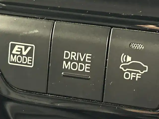 トヨタ プリウス S ツーリングセレクション 群馬県 2020(令2)年 9.5万km アティチュードブラックマイカ 純正９インチナビ　バックカメラ　レーダークルーズコントロール　ＬＥＤ　ＡＨＢ　シートヒーター　純正１７インチＡＷ　ステアリングリモコン　ドライブレコーダー　ＥＴＣ　スマートキー　クリアランスソナー