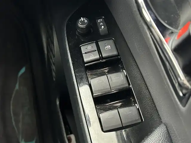 トヨタ プリウス S ツーリングセレクション 群馬県 2020(令2)年 9.5万km アティチュードブラックマイカ 純正９インチナビ　バックカメラ　レーダークルーズコントロール　ＬＥＤ　ＡＨＢ　シートヒーター　純正１７インチＡＷ　ステアリングリモコン　ドライブレコーダー　ＥＴＣ　スマートキー　クリアランスソナー