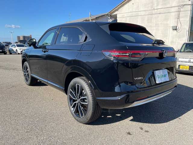 ホンダ ヴェゼル ハイブリッド e:HEV Z 石川県 2025(令7)年 0.1千km 黒 登録済未使用車　純正９型ナビ　フルセグＴＶ　バックカメラ　ＬＥＤヘッドライト　ＥＴＣ２．０　純正アルミ　パワーバックドア　ホンダセンシング　シートヒーター　レーダークルーズ　ワイヤレス充電　保証書