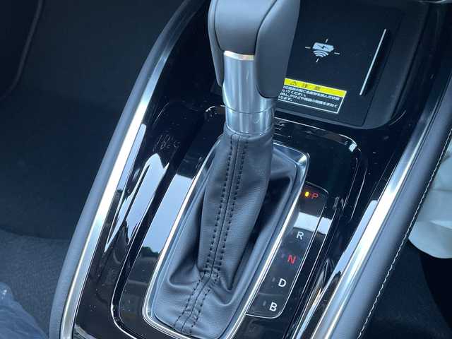 ホンダ ヴェゼル ハイブリッド e:HEV Z 石川県 2025(令7)年 0.1千km 黒 登録済未使用車　純正９型ナビ　フルセグＴＶ　バックカメラ　ＬＥＤヘッドライト　ＥＴＣ２．０　純正アルミ　パワーバックドア　ホンダセンシング　シートヒーター　レーダークルーズ　ワイヤレス充電　保証書