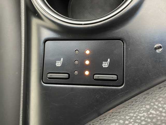 トヨタ カムリ WSレザーパッケージ 長野県 2019(平31)年 6万km プラチナホワイトパールマイカ TRDフルエアロ&マフラー/純正SDナビ&フルセグTV&CD&DVD&USB&BT/トヨタセーフティセンス/アダプティブクルーズコントロール/レーンディパーチャーアラート/プリクラッシュセーフティ/ブラインドスポットモニター/リアクロストラフィックアラート/クリアランスソナー/ヘッドアップディスプレイ/オートマチックハイビーム/先行車発進告知/純正前後ドライブレコーダー/寒冷地仕様/合皮シート/前席パワーシート/前席シートヒーター/ステアリングスイッチ/バックカメラ/ビルトインETC/LEDヘッドライト/フロントフォグランプ/オートライト/電動格納ミラー/ウィンカーミラー/純正18インチAW装着/純正フロアマット/プッシュスタート/スマートキー