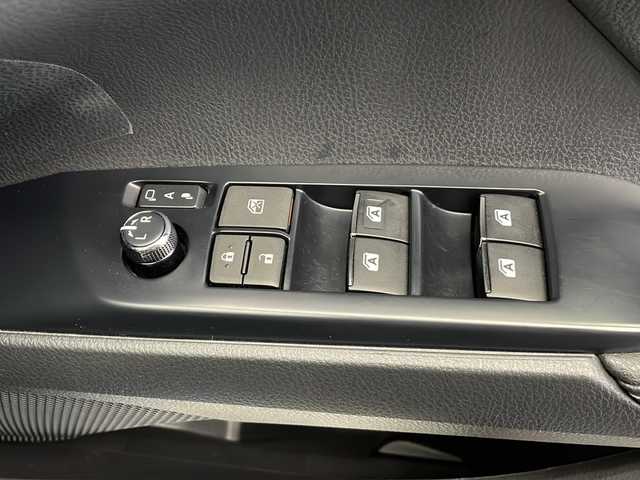 トヨタ カムリ WSレザーパッケージ 長野県 2019(平31)年 6万km プラチナホワイトパールマイカ TRDフルエアロ&マフラー/純正SDナビ&フルセグTV&CD&DVD&USB&BT/トヨタセーフティセンス/アダプティブクルーズコントロール/レーンディパーチャーアラート/プリクラッシュセーフティ/ブラインドスポットモニター/リアクロストラフィックアラート/クリアランスソナー/ヘッドアップディスプレイ/オートマチックハイビーム/先行車発進告知/純正前後ドライブレコーダー/寒冷地仕様/合皮シート/前席パワーシート/前席シートヒーター/ステアリングスイッチ/バックカメラ/ビルトインETC/LEDヘッドライト/フロントフォグランプ/オートライト/電動格納ミラー/ウィンカーミラー/純正18インチAW装着/純正フロアマット/プッシュスタート/スマートキー