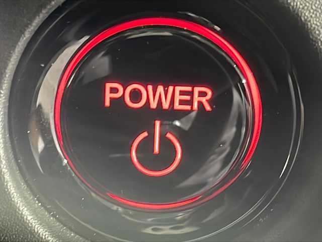 ホンダ ヴェゼル ハイブリッド e:HEV Z 沖縄県 2021(令3)年 3.2万km プラチナホワイトパール ワンオーナー/禁煙車　/純正9インチホンダコネクトナビ/（フルセグTV Bluetooth Apple CarPlay）/ホンダセンシング/・衝突被害軽減ブレーキ/・アダプティブクルーズコントロール/・車線逸脱警報機能/BSM（ブラインドスポットモニター）/バックカメラ/置くだけ充電/前後ドライブレコーダー/ETC2.0/ダウンヒルアシスト/ハーフレザーシート/シートヒーター