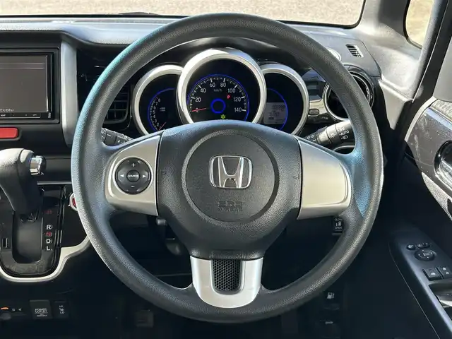 ホンダ Ｎ ＢＯＸ カスタム SSパッケージ 熊本県 2016(平28)年 5.9万km クリスタルブラックパール 【社外ナビ/・AM/FM/CD/DVD/BT/iPod/・フルセグTV/・バックカメラ/シティブレーキアクティブシステム/ステアリングスイッチ/フォグランプ/電動格納ミラー/・ウィンカーミラー/社外ホイール