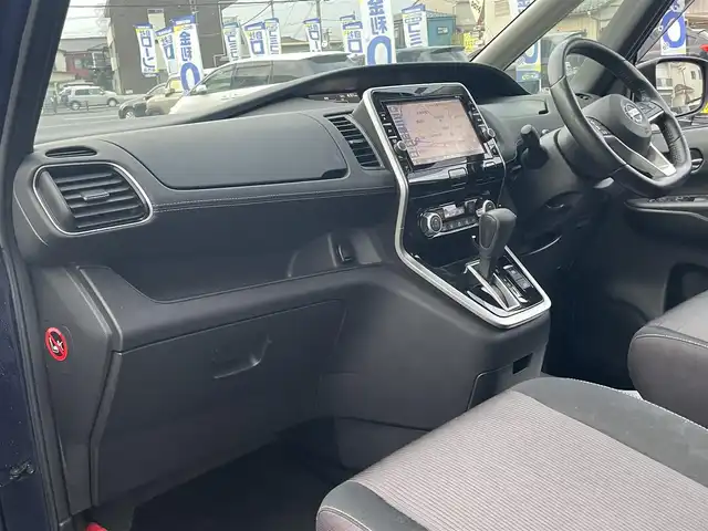 日産 セレナ ハイウェイスター プロパイロットED 埼玉県 2016(平28)年 12.9万km アズライトブルー (株)IDOMが運営する【じしゃロン川越店】の自社ローン対象車両になります。こちらは現金ご利用時の価格です。自社ローンご希望の方は別途その旨お申付け下さい。/純正メモリーナビ　MM516D-L/フルセグ/Bluetooth/CD/DVD/AM/FM/バックカメラ/後席モニター/両側パワースライドドア/ハンズフリースライドドア/プロパイロット/衝突軽減ブレーキ/レーンキープアシスト/ブレーキホールド/コーナーセンサー/ビルトインETC/純正１６インチアルミホイール/リアエアコン/ステアリングリモコン/ウインカーミラー/ガラスハッチ/シートバックテーブル/ロールシェード/電子パーキング/LEDオートライト/スペアキー/