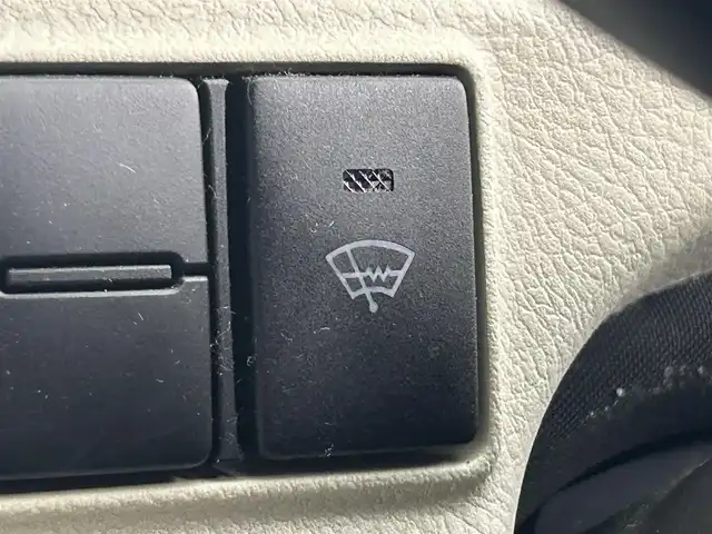 トヨタ シエンタ G 道央・札幌 2015(平27)年 5.3万km ホワイトパールクリスタルシャイン ・４WD/・寒冷地仕様/・純正ＳＤナビゲーション/　ＣＤ／ＤＶＤ／ＳＤ／ワンセグ／ＢＴ/・両側パワースライドドア/・バックカメラ/・ＬＥＤヘッドライト/・オートライト/・フロントフォグランプ/・横滑り防止装置/・純正ＡＷ１５インチ/・純正フロアマット/・スマートキー/・プッシュスタート/・スペアキー１本/・ワイパーデアイサー/・ウォークスルー/・チップアップシート/・ドアバイザー/・ステアリングスイッチ/・社外AW15インチ冬タイヤ積込（185/60/15）/・取説有