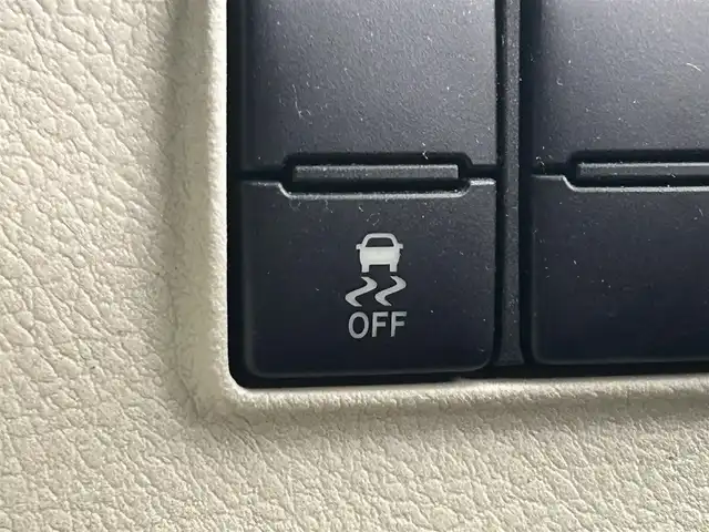 トヨタ シエンタ G 道央・札幌 2015(平27)年 5.3万km ホワイトパールクリスタルシャイン ・４WD/・寒冷地仕様/・純正ＳＤナビゲーション/　ＣＤ／ＤＶＤ／ＳＤ／ワンセグ／ＢＴ/・両側パワースライドドア/・バックカメラ/・ＬＥＤヘッドライト/・オートライト/・フロントフォグランプ/・横滑り防止装置/・純正ＡＷ１５インチ/・純正フロアマット/・スマートキー/・プッシュスタート/・スペアキー１本/・ワイパーデアイサー/・ウォークスルー/・チップアップシート/・ドアバイザー/・ステアリングスイッチ/・社外AW15インチ冬タイヤ積込（185/60/15）/・取説有