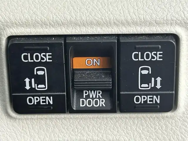 トヨタ シエンタ G 道央・札幌 2015(平27)年 5.3万km ホワイトパールクリスタルシャイン ・４WD/・寒冷地仕様/・純正ＳＤナビゲーション/　ＣＤ／ＤＶＤ／ＳＤ／ワンセグ／ＢＴ/・両側パワースライドドア/・バックカメラ/・ＬＥＤヘッドライト/・オートライト/・フロントフォグランプ/・横滑り防止装置/・純正ＡＷ１５インチ/・純正フロアマット/・スマートキー/・プッシュスタート/・スペアキー１本/・ワイパーデアイサー/・ウォークスルー/・チップアップシート/・ドアバイザー/・ステアリングスイッチ/・社外AW15インチ冬タイヤ積込（185/60/15）/・取説有