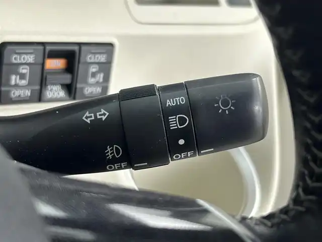 トヨタ シエンタ G 道央・札幌 2015(平27)年 5.3万km ホワイトパールクリスタルシャイン ・４WD/・寒冷地仕様/・純正ＳＤナビゲーション/　ＣＤ／ＤＶＤ／ＳＤ／ワンセグ／ＢＴ/・両側パワースライドドア/・バックカメラ/・ＬＥＤヘッドライト/・オートライト/・フロントフォグランプ/・横滑り防止装置/・純正ＡＷ１５インチ/・純正フロアマット/・スマートキー/・プッシュスタート/・スペアキー１本/・ワイパーデアイサー/・ウォークスルー/・チップアップシート/・ドアバイザー/・ステアリングスイッチ/・社外AW15インチ冬タイヤ積込（185/60/15）/・取説有