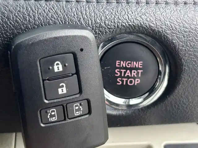 トヨタ シエンタ G 道央・札幌 2015(平27)年 5.3万km ホワイトパールクリスタルシャイン ・４WD/・寒冷地仕様/・純正ＳＤナビゲーション/　ＣＤ／ＤＶＤ／ＳＤ／ワンセグ／ＢＴ/・両側パワースライドドア/・バックカメラ/・ＬＥＤヘッドライト/・オートライト/・フロントフォグランプ/・横滑り防止装置/・純正ＡＷ１５インチ/・純正フロアマット/・スマートキー/・プッシュスタート/・スペアキー１本/・ワイパーデアイサー/・ウォークスルー/・チップアップシート/・ドアバイザー/・ステアリングスイッチ/・社外AW15インチ冬タイヤ積込（185/60/15）/・取説有