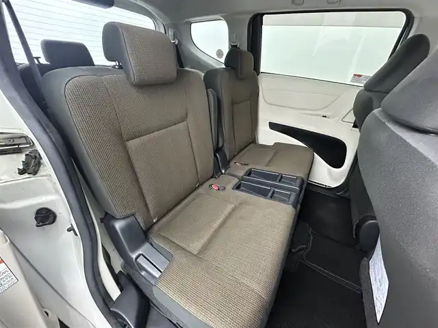 トヨタ シエンタ G 道央・札幌 2015(平27)年 5.3万km ホワイトパールクリスタルシャイン ・４WD/・寒冷地仕様/・純正ＳＤナビゲーション/　ＣＤ／ＤＶＤ／ＳＤ／ワンセグ／ＢＴ/・両側パワースライドドア/・バックカメラ/・ＬＥＤヘッドライト/・オートライト/・フロントフォグランプ/・横滑り防止装置/・純正ＡＷ１５インチ/・純正フロアマット/・スマートキー/・プッシュスタート/・スペアキー１本/・ワイパーデアイサー/・ウォークスルー/・チップアップシート/・ドアバイザー/・ステアリングスイッチ/・社外AW15インチ冬タイヤ積込（185/60/15）/・取説有