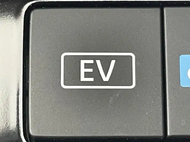 日産 エクストレイル G e－4ORCE 群馬県 2024(令6)年 0.6万km ダイヤモンドブラック サンルーフ　純正１２．３型ナビ　全周囲カメラ　プロパイロット　デジタルインナーミラー　全席シートヒーター　パワーバックドア　ＥＴＣ２．０　レザーシート　衝突被害軽減ブレーキ　レーンアシスト　禁煙