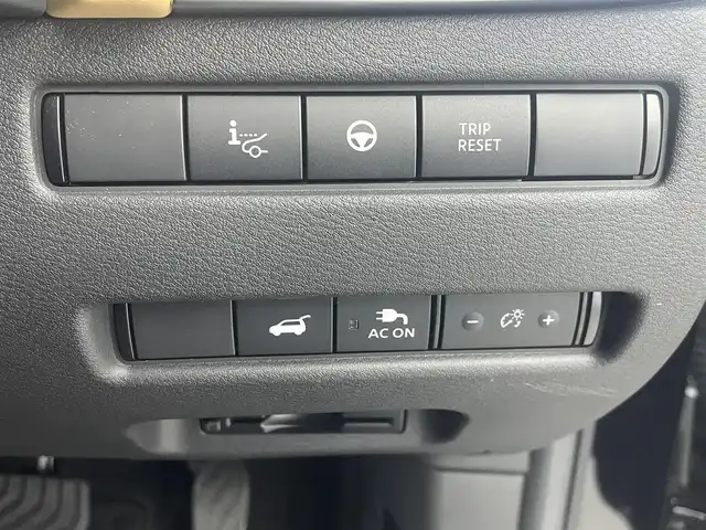 日産 エクストレイル G e－4ORCE 群馬県 2024(令6)年 0.6万km ダイヤモンドブラック サンルーフ　純正１２．３型ナビ　全周囲カメラ　プロパイロット　デジタルインナーミラー　全席シートヒーター　パワーバックドア　ＥＴＣ２．０　レザーシート　衝突被害軽減ブレーキ　レーンアシスト　禁煙