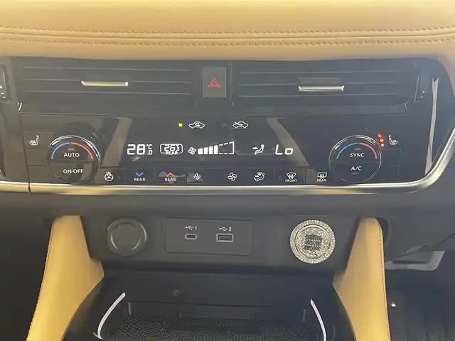 日産 エクストレイル G e－4ORCE 群馬県 2024(令6)年 0.6万km ダイヤモンドブラック サンルーフ　純正１２．３型ナビ　全周囲カメラ　プロパイロット　デジタルインナーミラー　全席シートヒーター　パワーバックドア　ＥＴＣ２．０　レザーシート　衝突被害軽減ブレーキ　レーンアシスト　禁煙