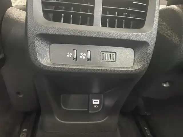 シトロエン シトロエン ベルランゴ シャイン 静岡県 2021(令3)年 3.2万km ブランバンキーズ マルチＰルーフ　/ＣａｒＰｌａｙ対応　/Ｆ／Ｓ／Ｒバックソナー　/ＬＫＡ　/ＢＳＭ　/ＲＣＴＡ　/クルコン　/アクティブＳＦＴブレーキ　/スマートフォンワイヤレスチャージャー　/パドルシフト　/ホワイトアクセント入シート