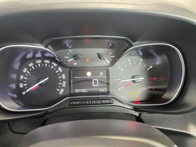 シトロエン シトロエン ベルランゴ シャイン 静岡県 2021(令3)年 3.2万km ブランバンキーズ マルチＰルーフ　/ＣａｒＰｌａｙ対応　/Ｆ／Ｓ／Ｒバックソナー　/ＬＫＡ　/ＢＳＭ　/ＲＣＴＡ　/クルコン　/アクティブＳＦＴブレーキ　/スマートフォンワイヤレスチャージャー　/パドルシフト　/ホワイトアクセント入シート