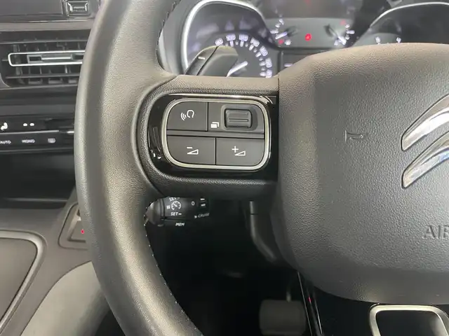 シトロエン シトロエン ベルランゴ シャイン 静岡県 2021(令3)年 3.2万km ブランバンキーズ マルチＰルーフ　/ＣａｒＰｌａｙ対応　/Ｆ／Ｓ／Ｒバックソナー　/ＬＫＡ　/ＢＳＭ　/ＲＣＴＡ　/クルコン　/アクティブＳＦＴブレーキ　/スマートフォンワイヤレスチャージャー　/パドルシフト　/ホワイトアクセント入シート