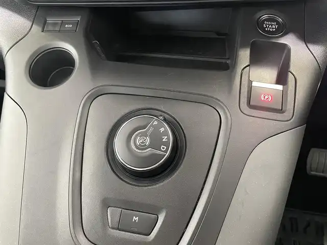 シトロエン シトロエン ベルランゴ シャイン 静岡県 2021(令3)年 3.2万km ブランバンキーズ マルチＰルーフ　/ＣａｒＰｌａｙ対応　/Ｆ／Ｓ／Ｒバックソナー　/ＬＫＡ　/ＢＳＭ　/ＲＣＴＡ　/クルコン　/アクティブＳＦＴブレーキ　/スマートフォンワイヤレスチャージャー　/パドルシフト　/ホワイトアクセント入シート