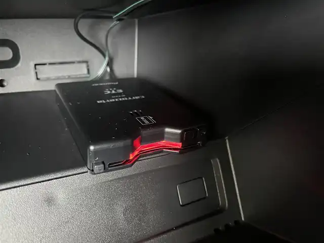 シトロエン シトロエン ベルランゴ シャイン 静岡県 2021(令3)年 3.2万km ブランバンキーズ マルチＰルーフ　/ＣａｒＰｌａｙ対応　/Ｆ／Ｓ／Ｒバックソナー　/ＬＫＡ　/ＢＳＭ　/ＲＣＴＡ　/クルコン　/アクティブＳＦＴブレーキ　/スマートフォンワイヤレスチャージャー　/パドルシフト　/ホワイトアクセント入シート